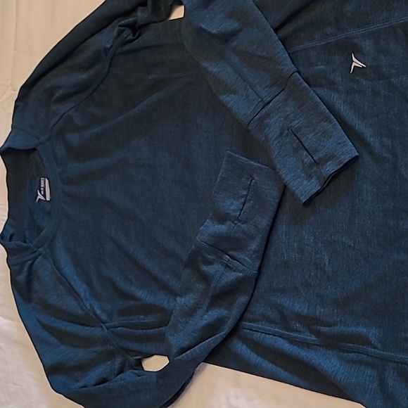 Old Navy Medium L/S Active Top - Picture 4 of 4